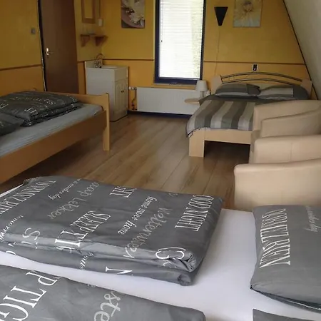 B&b-edam 3* אדם